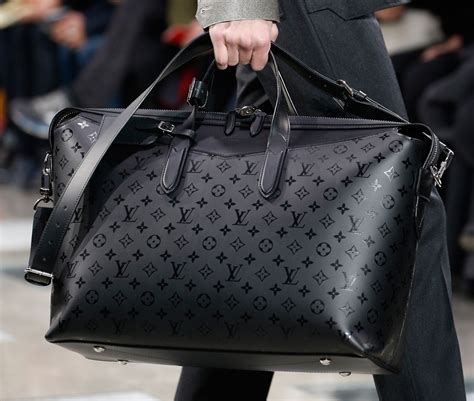 louis vuitton male bags.